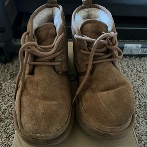 COPY - Kids UGG Neumel II Lace Up Boot Chestnut Suede size 6 used